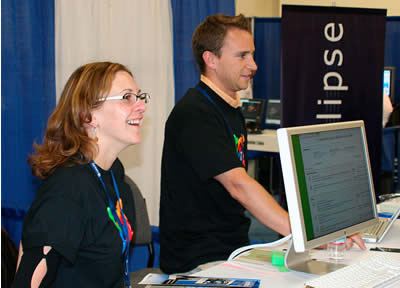 Katie and Ryan at the Joomla booth at LinuxWorld 2007